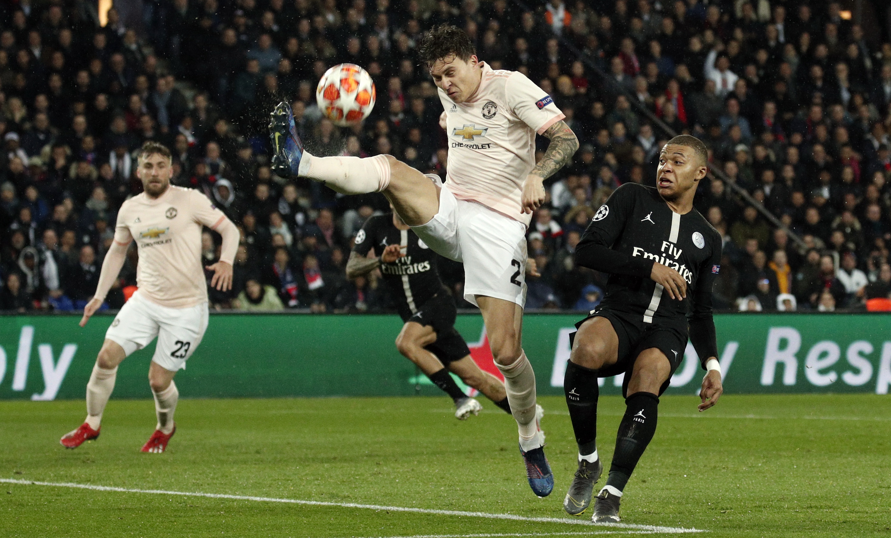 布拉格斯巴达轻取特拉比宁,晋级欧洲足球联赛半决赛的简单介绍 布拉格斯巴达轻取特拉比宁,晋级欧洲足球联赛半决赛的简单介绍