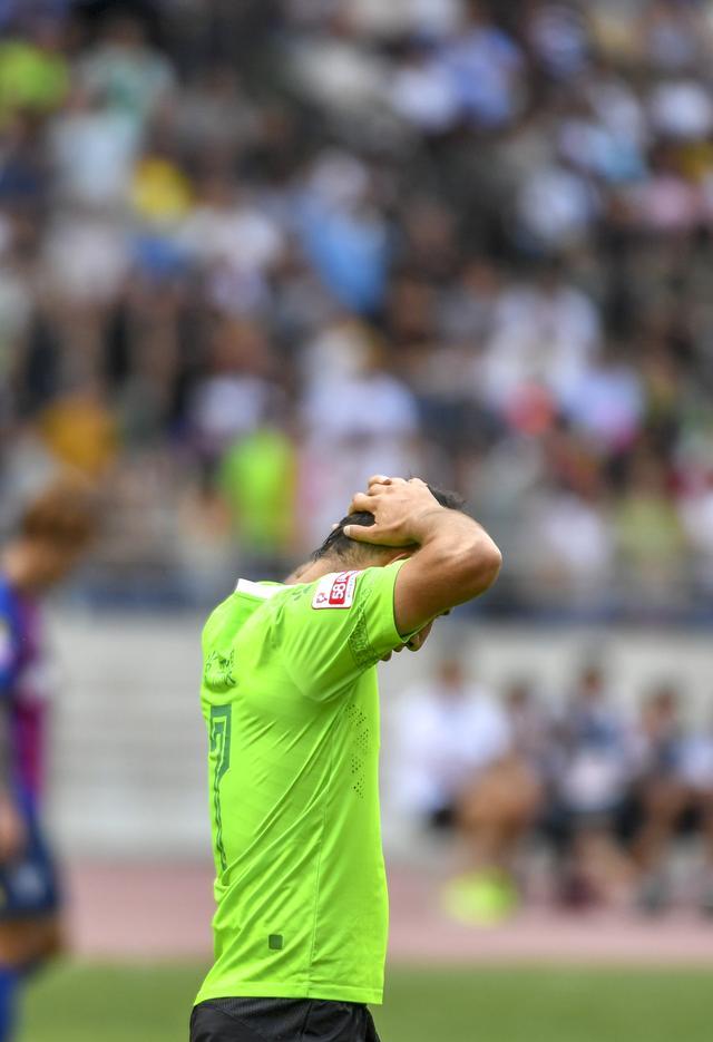 青岛黄海客场逆转胜利,三分收入囊中的简单介绍 青岛黄海客场逆转胜利,三分收入囊中的简单介绍