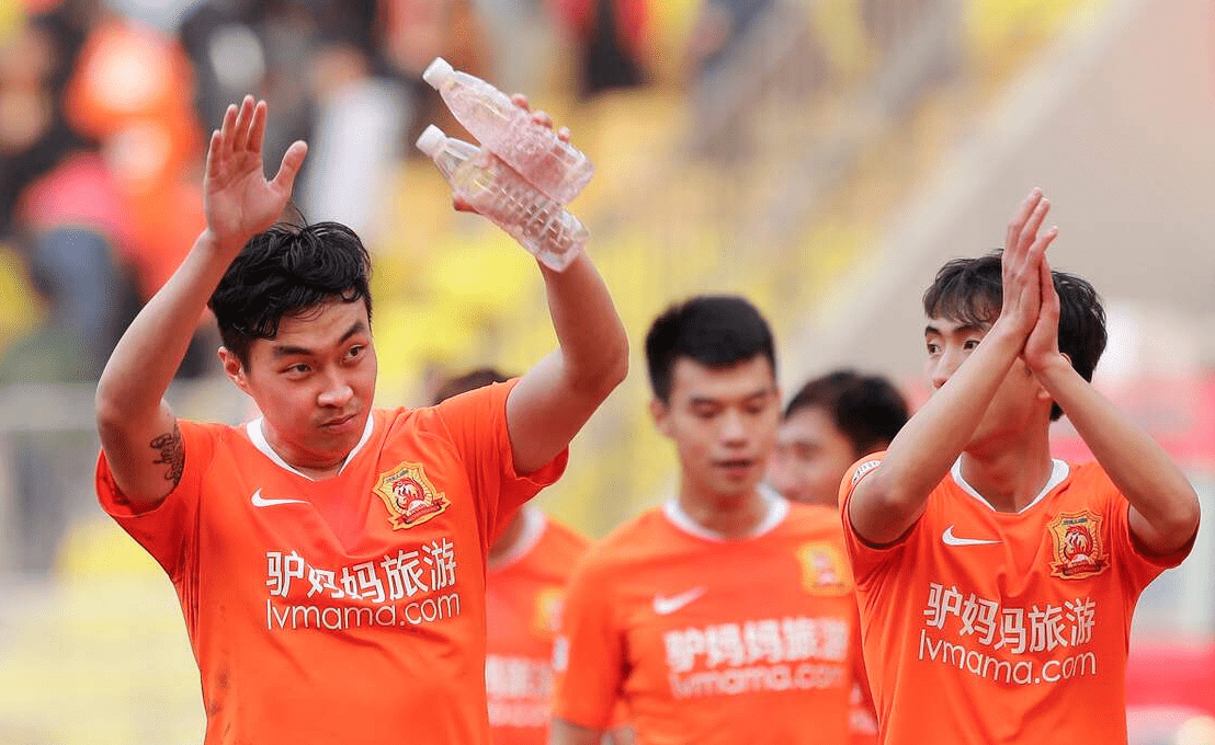 青岛黄海客场逆转胜利,三分收入囊中的简单介绍 青岛黄海客场逆转胜利,三分收入囊中的简单介绍