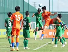 足球比赛中球员的技术展现令人叹为观止 足球比赛中球员的技术展现令人叹为观止